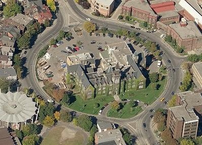 Aerial foto of Spadina Crescent